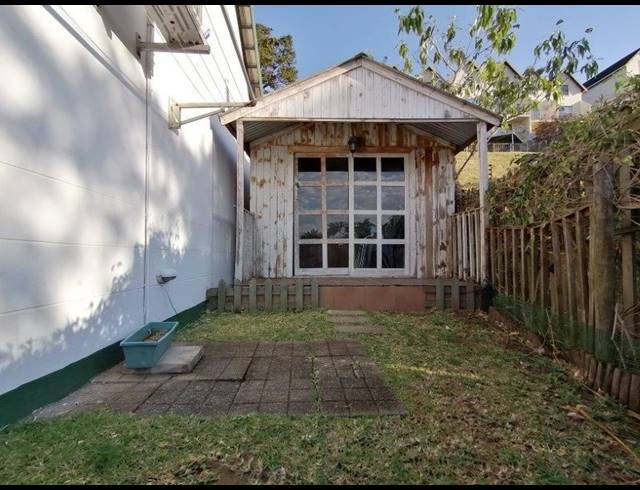 2 BEDROOM SIMPLEX SOLD IN THE WOLDS